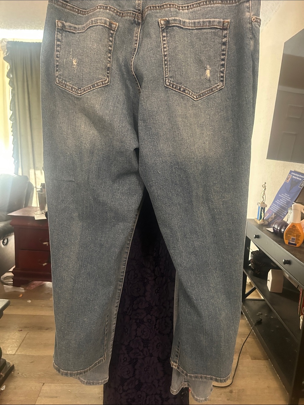 Style & Co. Straight Leg Distressed Women's Capri Jeans - Blue - Picture 4 of 4